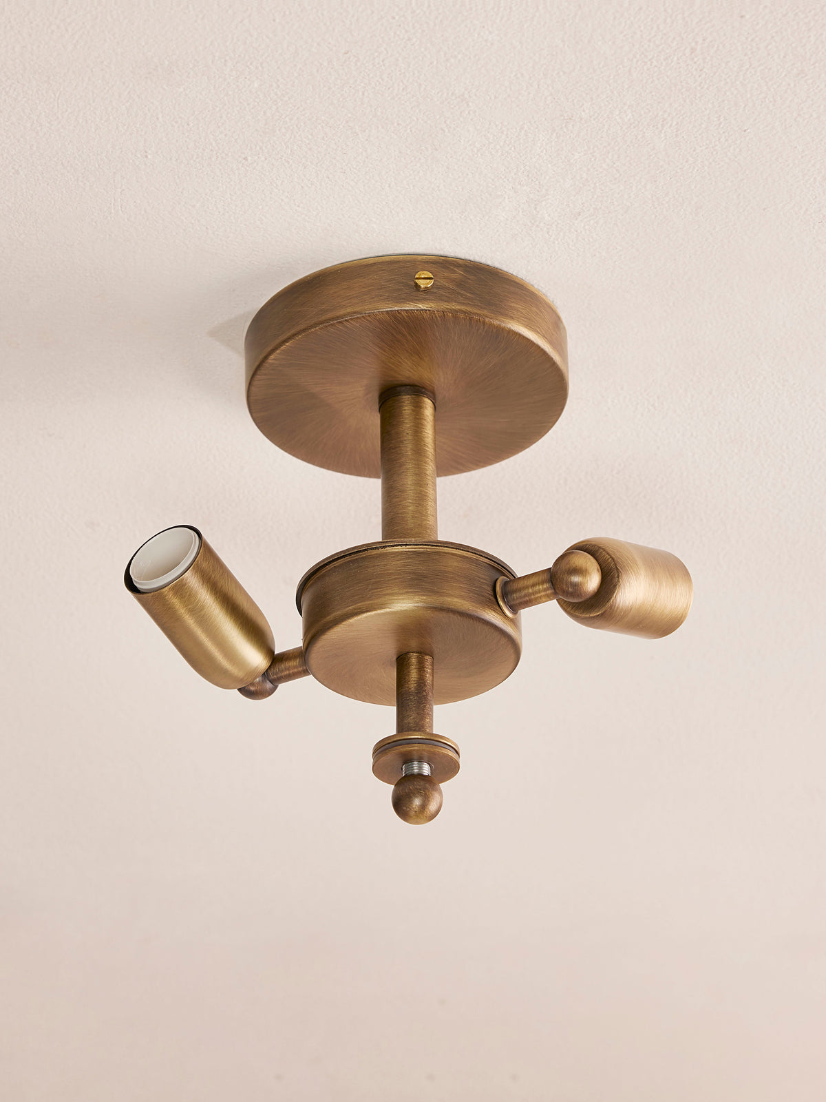 Flavia flush light additional detail