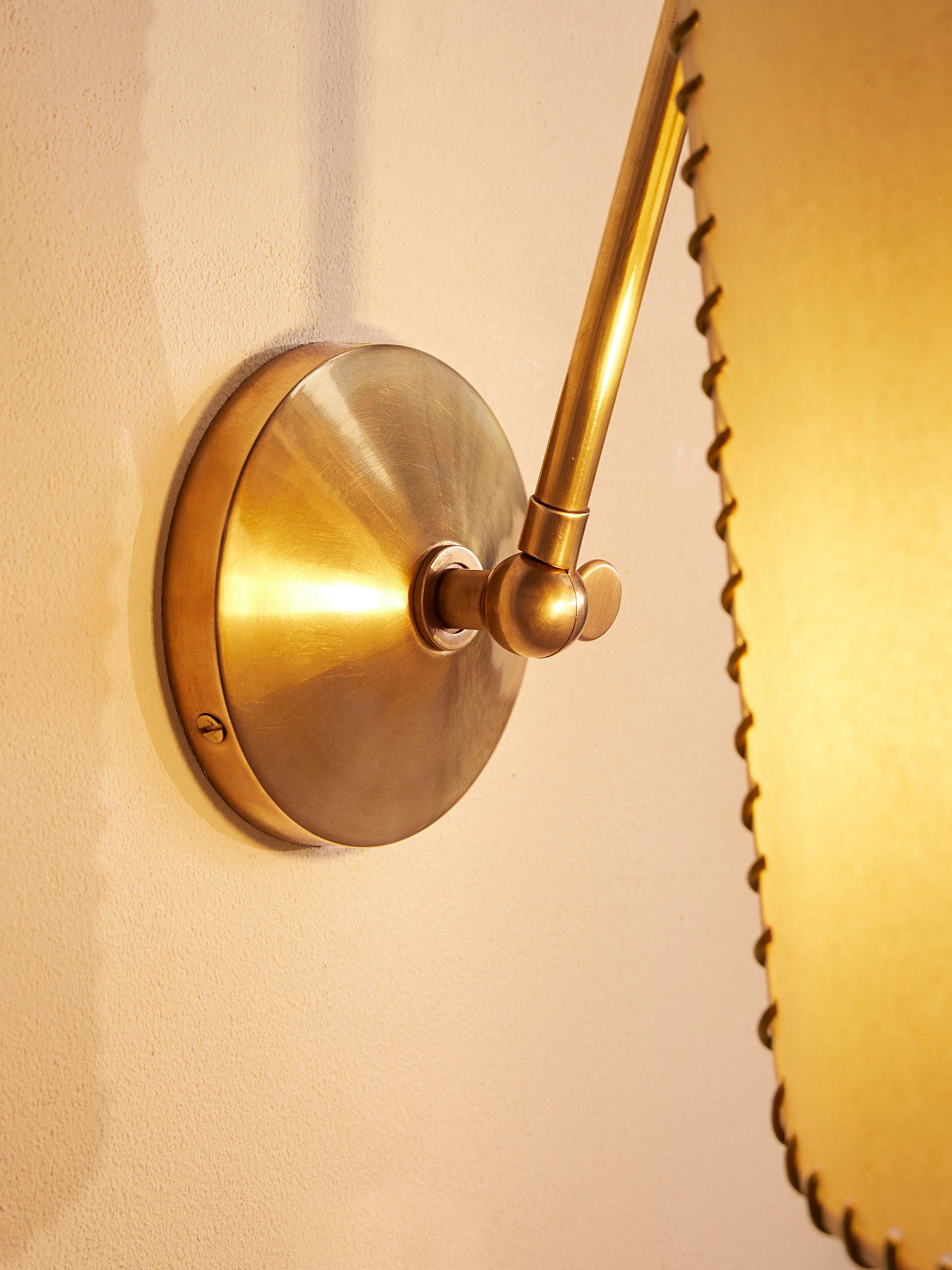 Zachary wall light detail view