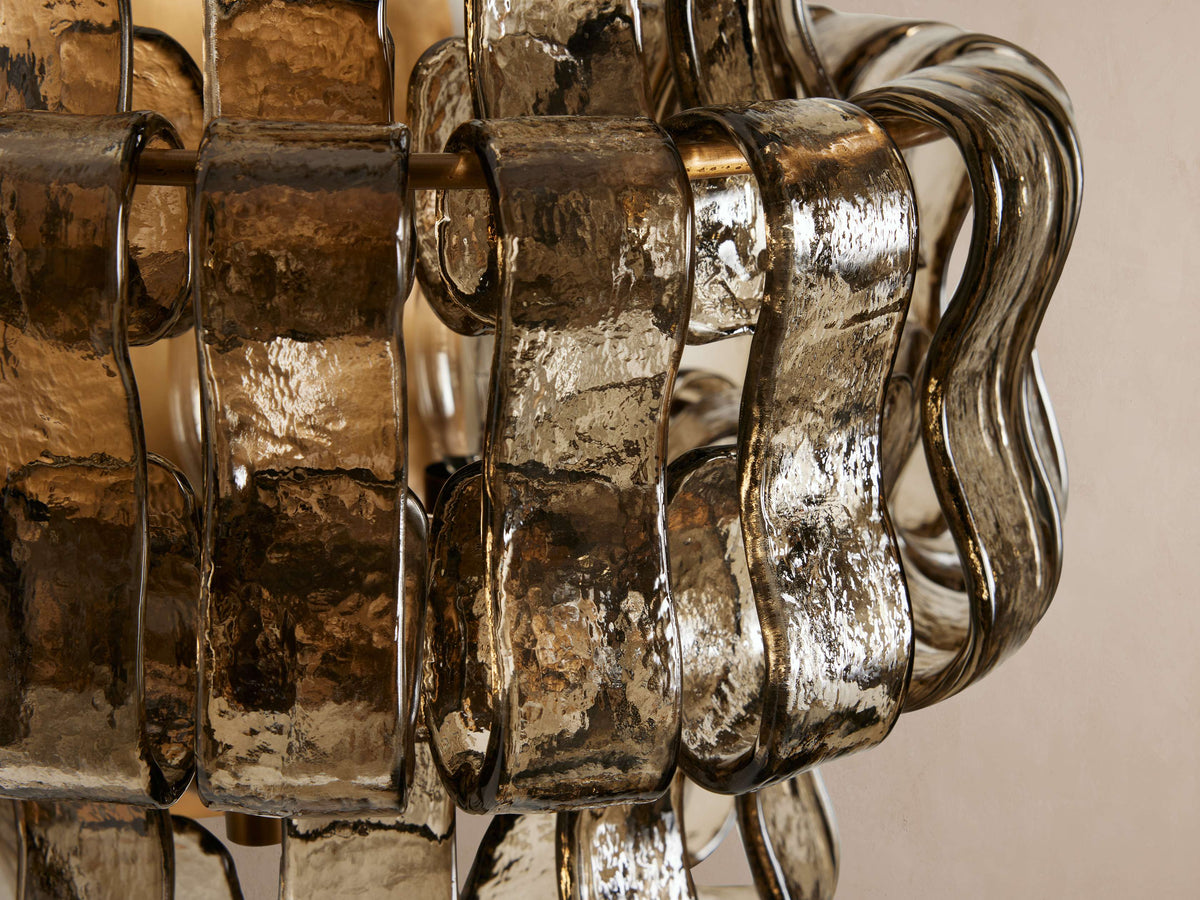 Ghiaccio wall sconce – Smoke glass / Brass finish, close-up