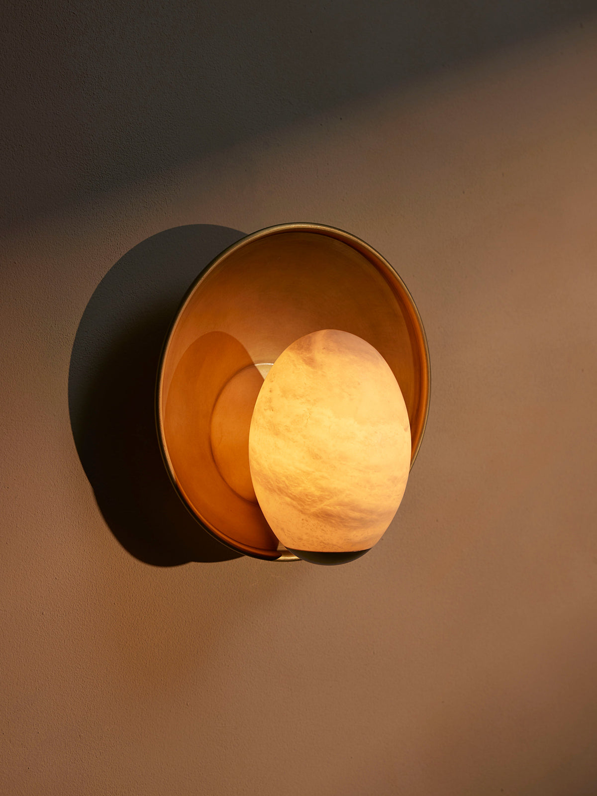 Avena Wall Light, Alabaster Globe, detail view 2