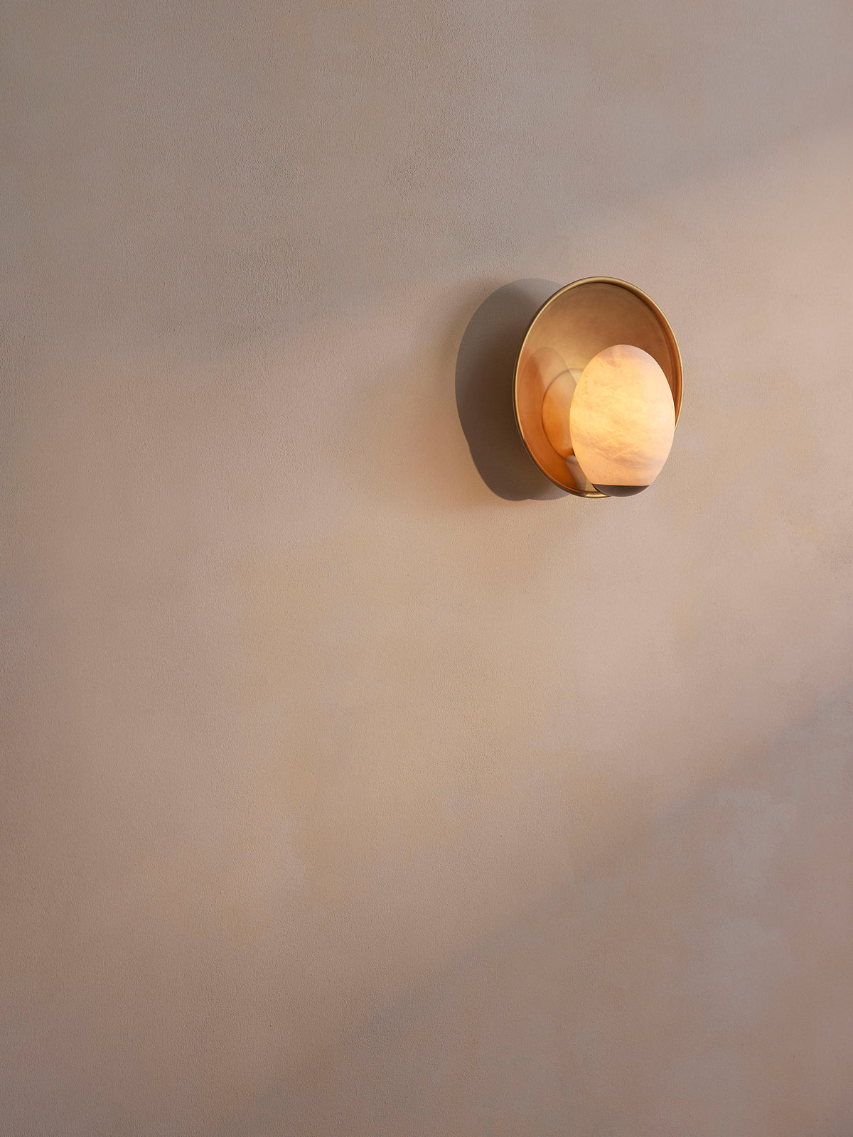 Avena Wall Light, Alabaster Globe, detail view 4